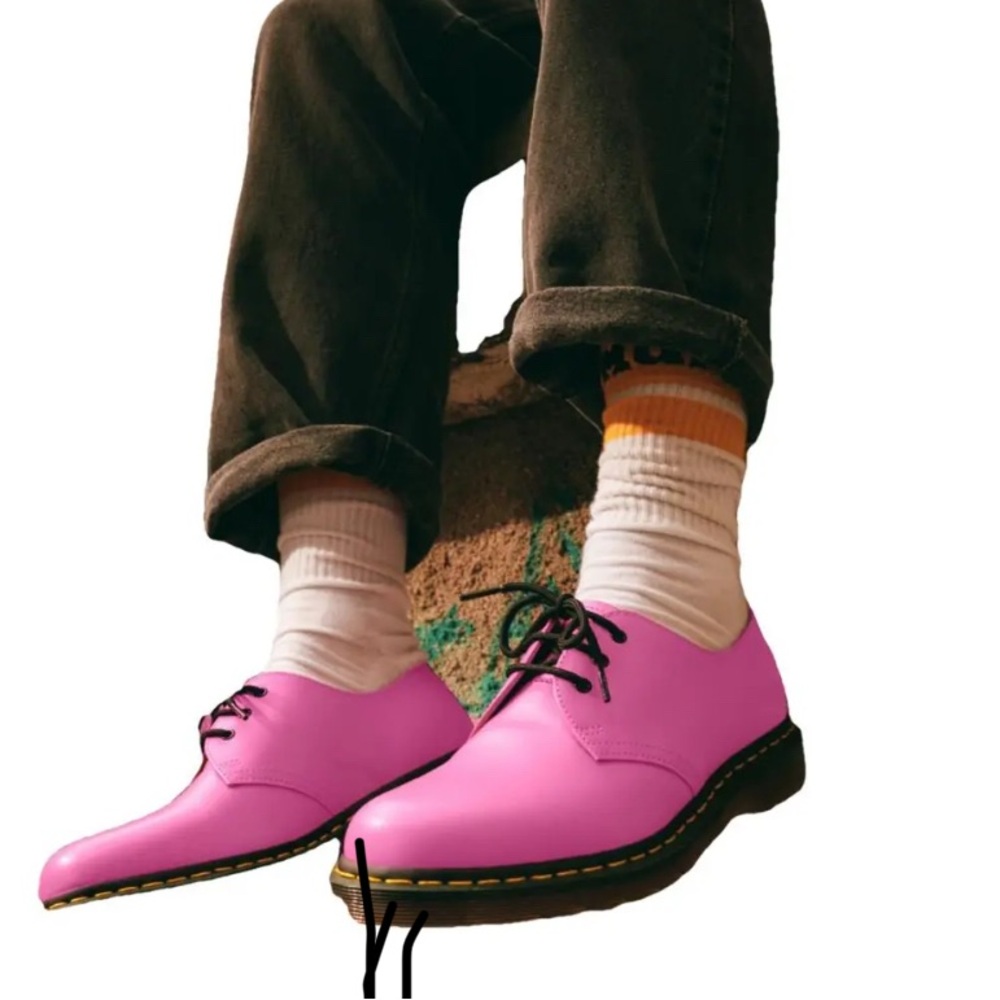 Super cute Dr. Martens Pink Loafers with Black laces  size 7